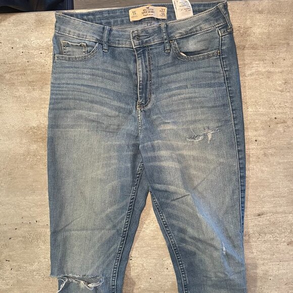 High Rise Blue Jeans- Hollister - Picture 2 of 5